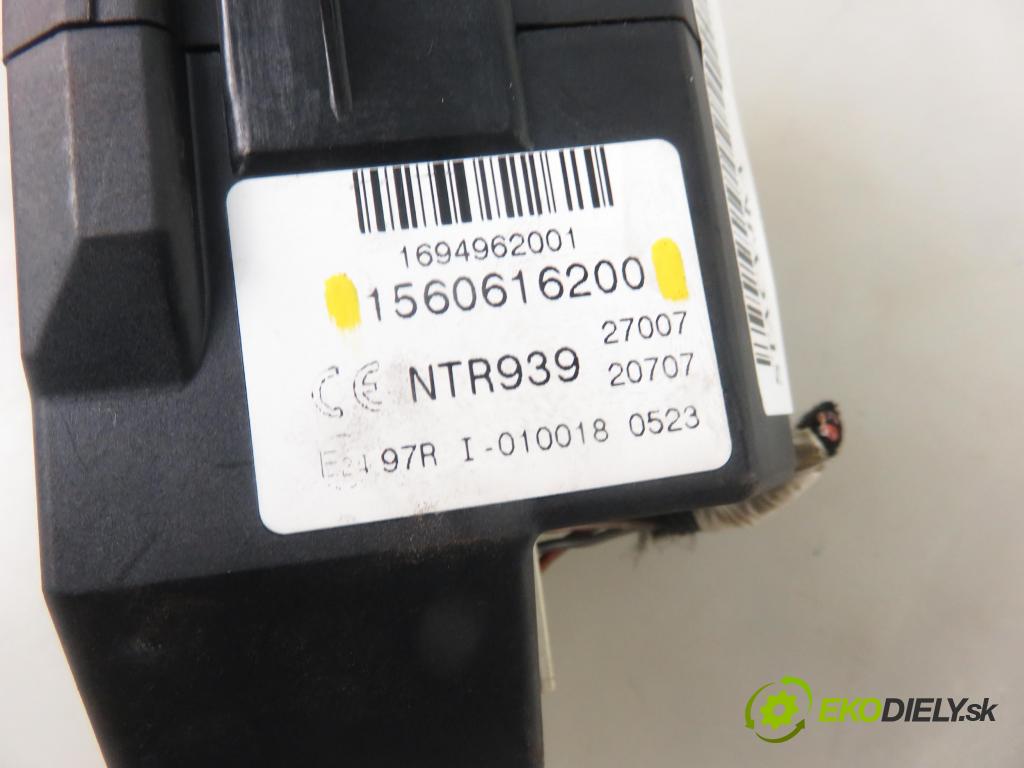 ALFA ROMEO 159 (939_) SEDAN 2007 110,00 1.9 JTDM 16V - 939 A2.000 1910,00 spinačka 1560616200 (Spínacie skrinky a kľúče)