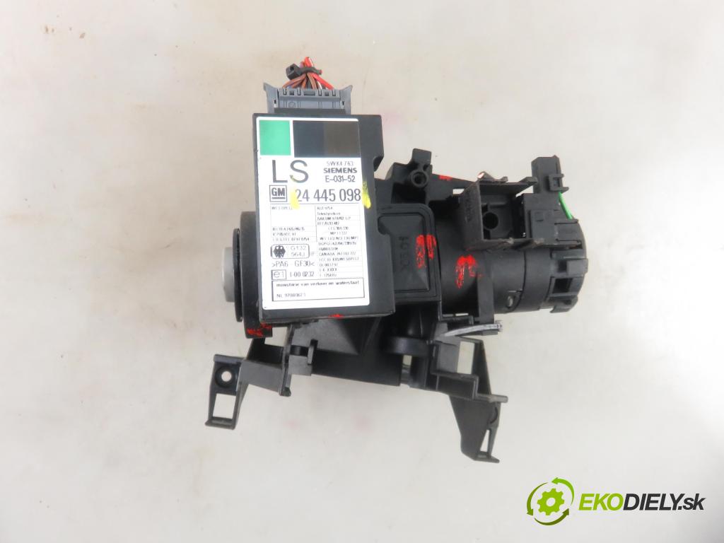 OPEL ASTRA G liftback (T98) HB 2001 92,00 1.8 16V - Z 18 XE 1796,00 spinačka 24445098 ; 90589313 ; 90589389 (Spínacie skrinky a kľúče)