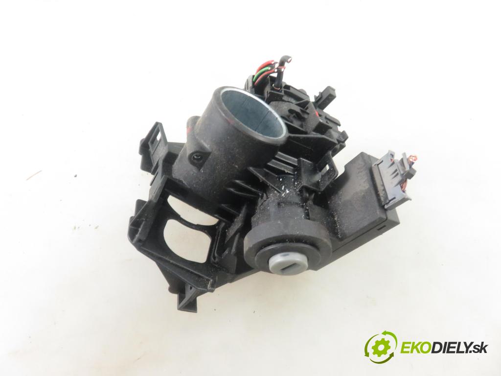 OPEL ASTRA G liftback (T98) HB 2001 92,00 1.8 16V - Z 18 XE 1796,00 spinačka 24445098 ; 90589313 ; 90589389 (Spínacie skrinky a kľúče)