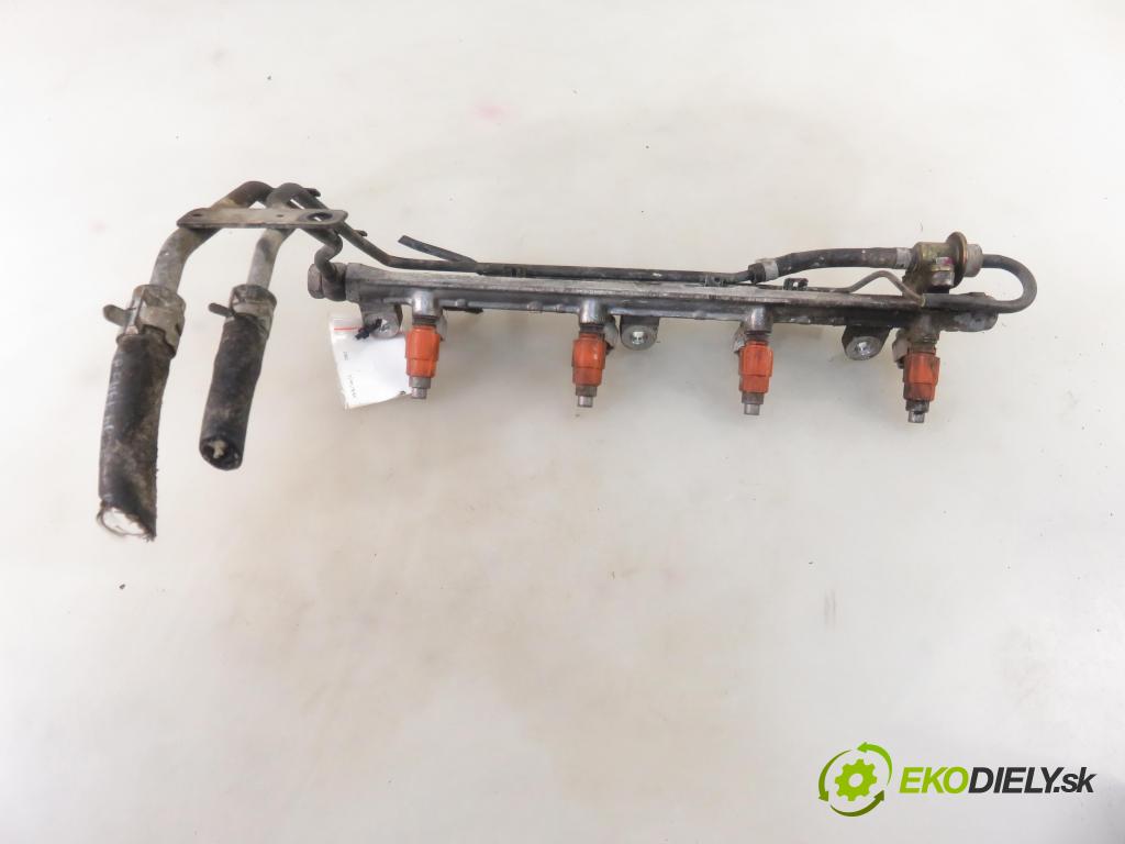 SUZUKI GRAND VITARA I (FT, HT) TERENOWY 2002 94,00 2.0 4x4 128 - J20A 1995,00 Lišta vstrekovacia INP771 (Vstrekovacie lišty)