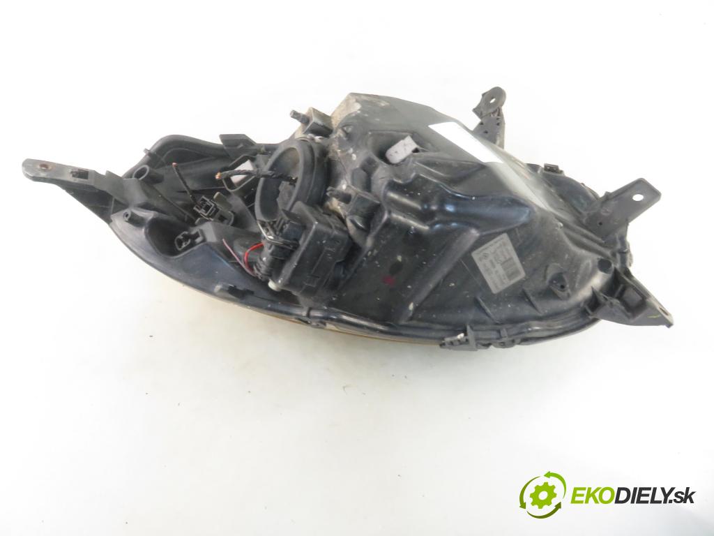 NISSAN MICRA III (K12) HB 2003 59,00 1.2 16V 80 - CG12DE 1240,00 Svetlo PP 26010AX700