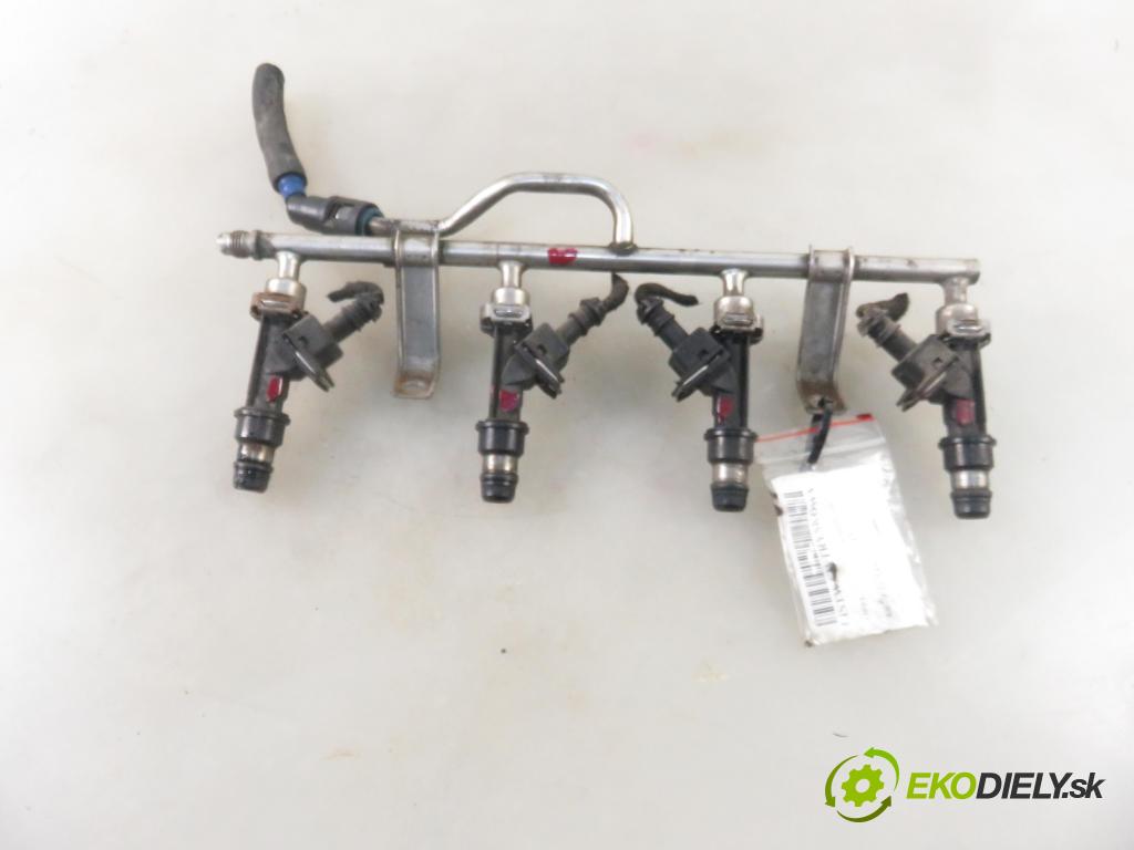 OPEL ZAFIRA B (A05) MINIVAN 2006 77,00 1.6 105 - Z 16 XEP 1598,00 Lišta vstrekovacia 25343299 (Vstrekovacie lišty)