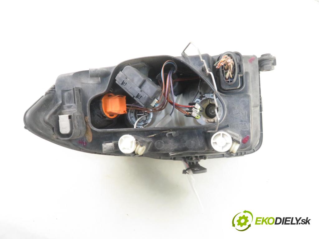 AUDI A2 (8Z0) HB 2002 55,00 1.4 TDI - AMF 1422,00 Svetlo PP