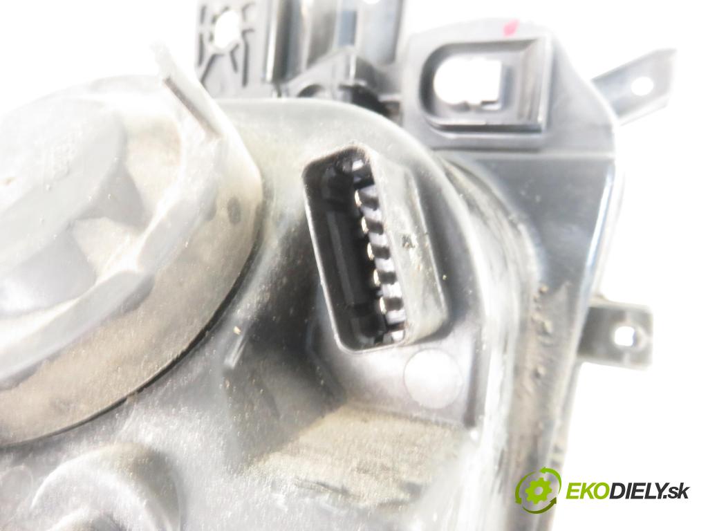 RENAULT CLIO III (BR0/1, CR0/1) HB 2006 55,00 1.2 16V 1149,00 Svetlo LP 8200459824