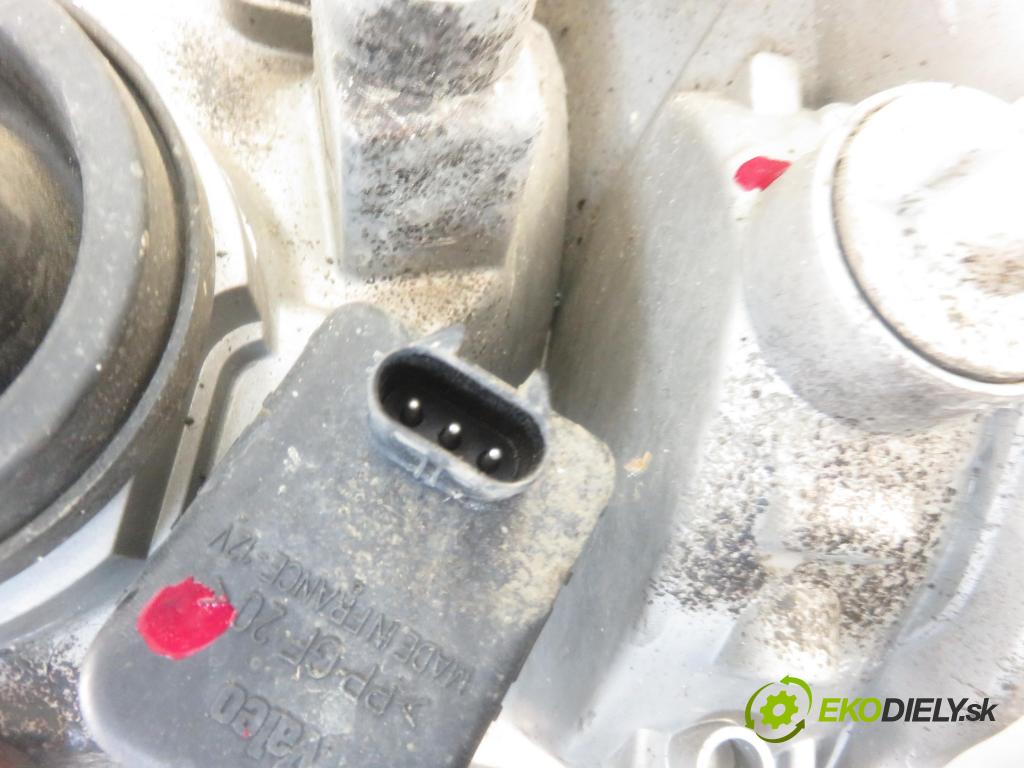 TOYOTA YARIS (_P1_) HB 2001 50,00 1.0 VVT- i 68 - 1SZ-FE 998,00 Svetlo PP 89006861