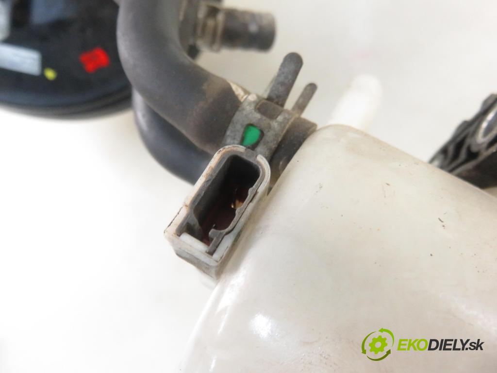 MITSUBISHI OUTLANDER I (CU_W) SUV 2007 100,00 2.0 (CU2W) - 4G63 (DOHC 16V) 1997,00 Posilovač F01G06107T (Servočerpadlá, pumpy riadenia)