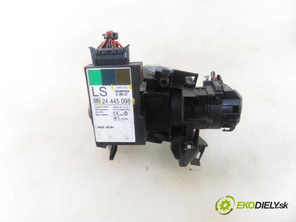 OPEL ASTRA G liftback (T98) HB 2001 55,00 1.7 DTI 16V - Y 17 DT 1686,00 spinačka 90589313 ; 90589389 ; 24445098 (Spínacie skrinky a kľúče)