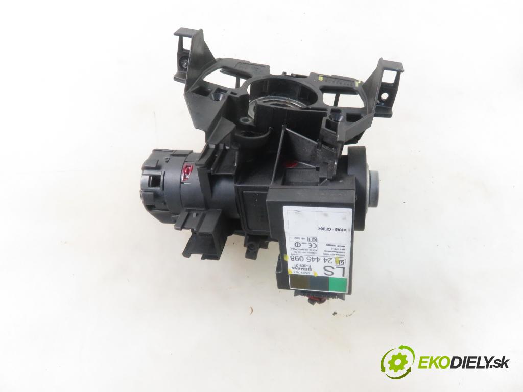 OPEL ASTRA G liftback (T98) HB 2001 55,00 1.7 DTI 16V - Y 17 DT 1686,00 spinačka 90589313 ; 90589389 ; 24445098 (Spínacie skrinky a kľúče)