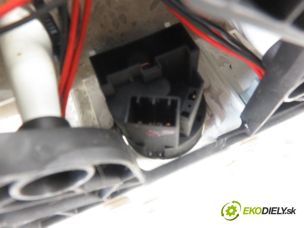 FIAT PUNTO (188_) HB 2001 59,00 1.9 JTD 80 - 188 A2.000 1910,00 Panel kúrenia KLIMATIZACE: