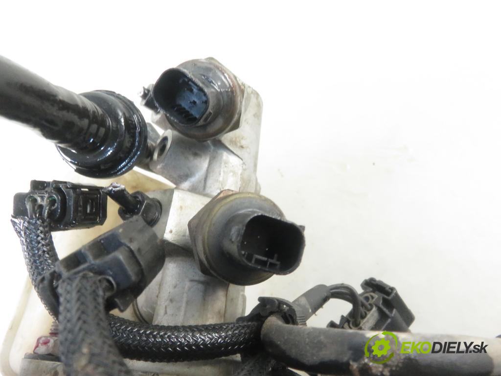 VW GOLF IV (1J1) HB 2000 77,00 1.6 16V - AUS 1598,00 Posilovač 1J1614205 ; 03786404014 (Servočerpadlá, pumpy riadenia)