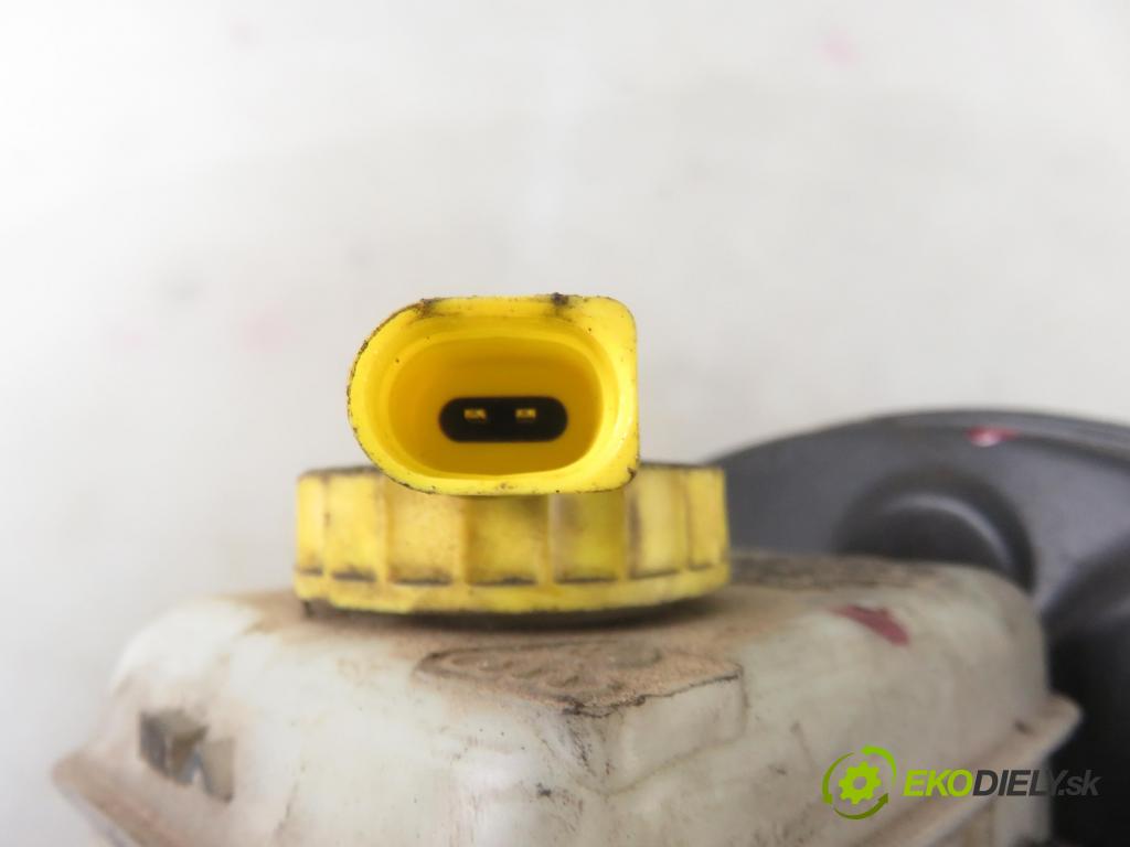 VW GOLF IV (1J1) HB 2000 77,00 1.6 16V - AUS 1598,00 Posilovač 1J1614205 ; 03786404014 (Servočerpadlá, pumpy riadenia)