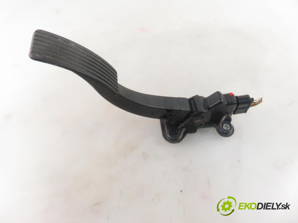 MITSUBISHI OUTLANDER II (CW_W) SUV 2007 103,00 2.0 DI-D 140 - BSY (Volkswagen Group) 1968,00 Potenciometer plynu MN101544 (Pedále)