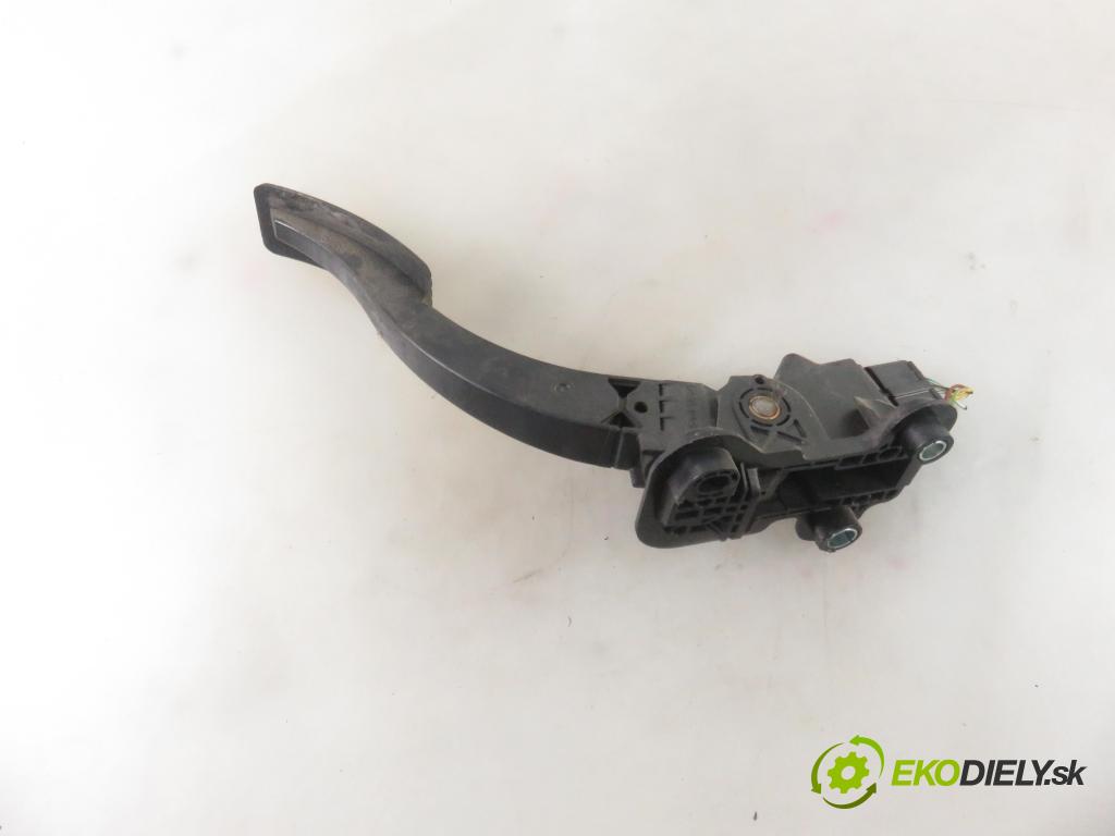 MITSUBISHI OUTLANDER II (CW_W) SUV 2007 103,00 2.0 DI-D 140 - BSY (Volkswagen Group) 1968,00 Potenciometer plynu MN101544 (Pedále)