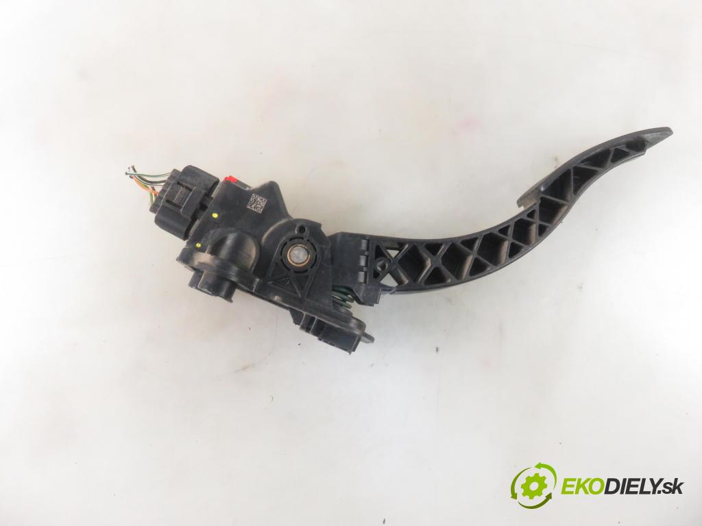 MITSUBISHI OUTLANDER II (CW_W) SUV 2007 103,00 2.0 DI-D 140 - BSY (Volkswagen Group) 1968,00 Potenciometer plynu MN101544 (Pedále)