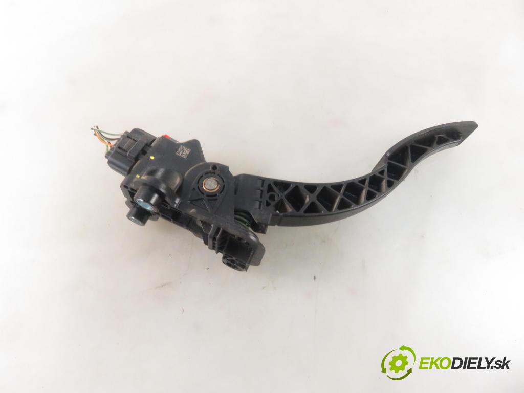 MITSUBISHI OUTLANDER II (CW_W) SUV 2007 103,00 2.0 DI-D 140 - BSY (Volkswagen Group) 1968,00 Potenciometer plynu MN101544 (Pedále)