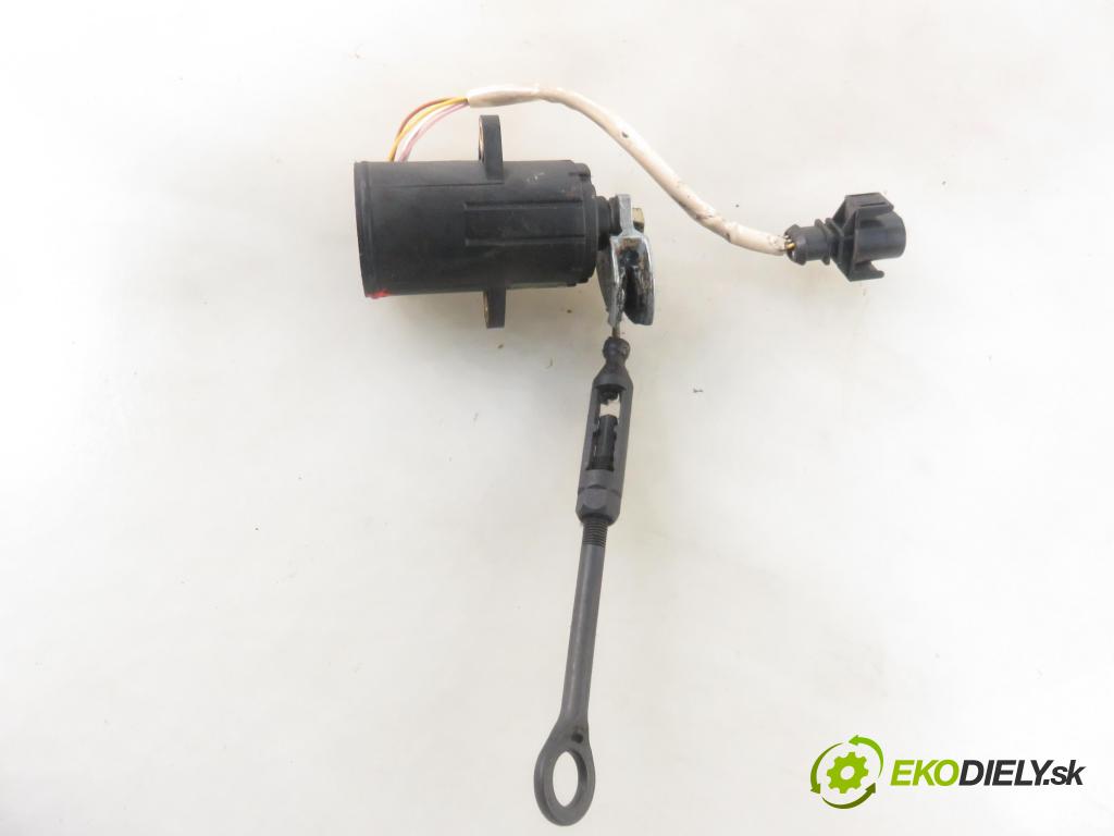 AUDI A4 (8D2, B5) SEDAN 1999 81,00 1.9 TDI 110 - AFN 1896,00 Potenciometer plynu 0281002286 ; 028907475AJ (Pedále)