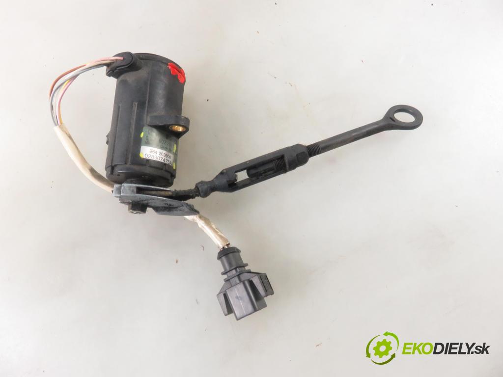 AUDI A4 (8D2, B5) SEDAN 1999 81,00 1.9 TDI 110 - AFN 1896,00 Potenciometer plynu 0281002286 ; 028907475AJ (Pedále)