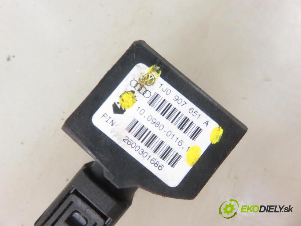 VW GOLF IV (1J1) HB 2000 66,00 1.9 TDI 90 - ALH 1896,00 snímač ESP 1J0907651A ; 10098001161