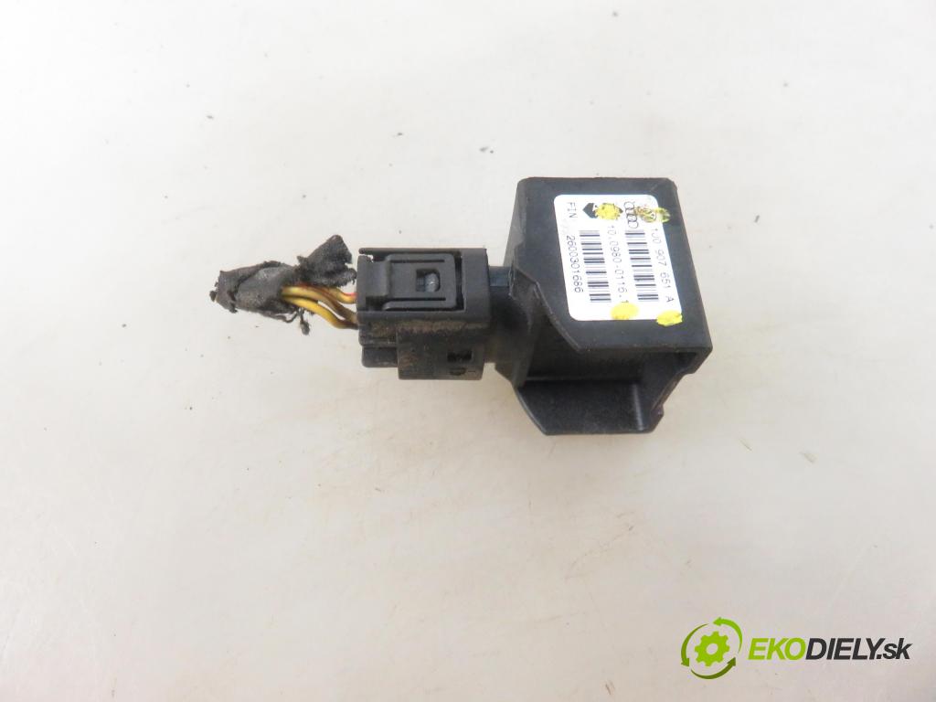 VW GOLF IV (1J1) HB 2000 66,00 1.9 TDI 90 - ALH 1896,00 snímač ESP 1J0907651A ; 10098001161