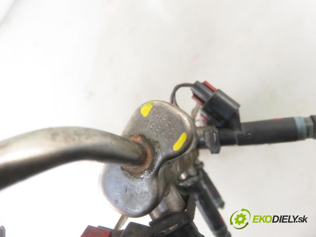 CHRYSLER VOYAGER IV (RG, RS) MINIVAN 2006 160,00 3.8 - EGH 3778,00 Lišta vstrekovacia 04861498AD ; 04861238AC (Vstrekovacie lišty)