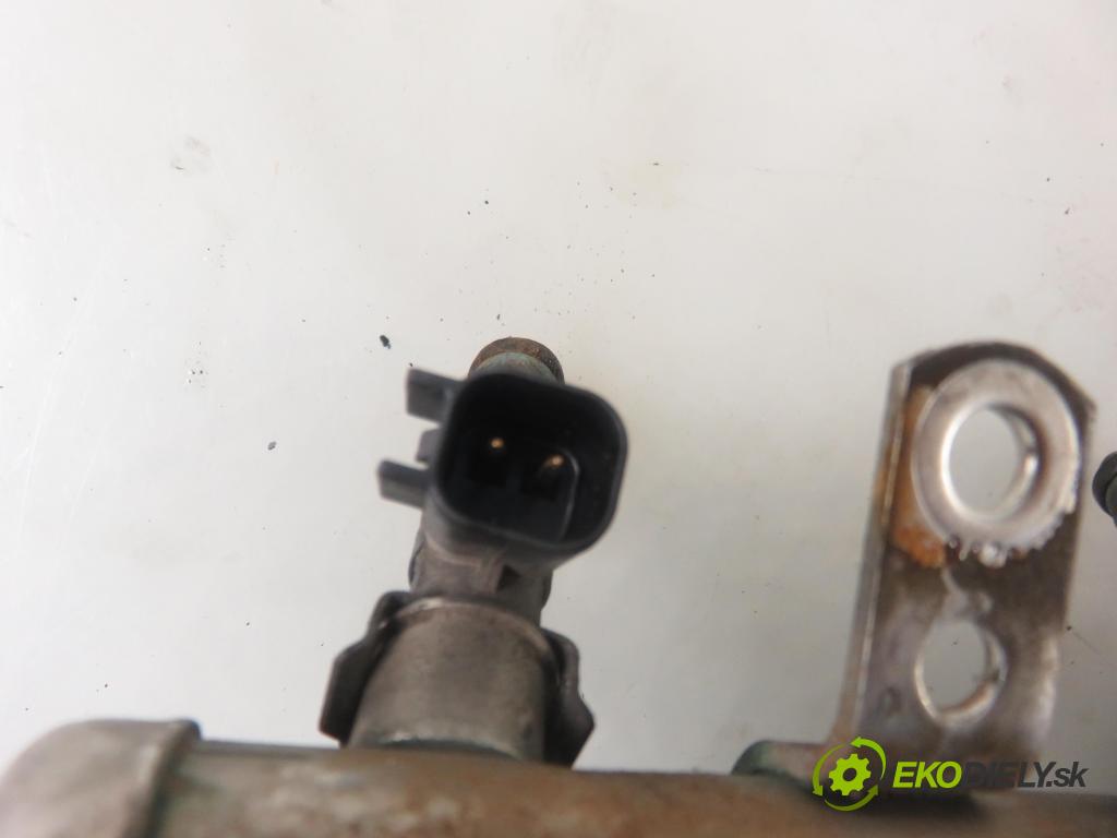 CHRYSLER VOYAGER IV (RG, RS) MINIVAN 2006 160,00 3.8 - EGH 3778,00 Lišta vstrekovacia 04861498AD ; 04861238AC (Vstrekovacie lišty)