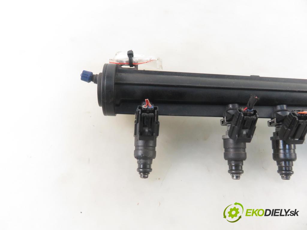 VW GOLF PLUS (5M1, 521) HB 2005 75,00 1.6 - BSF 1595,00 Lišta vstrekovacia 06A133317AS ; 06A906031BT (Vstrekovacie lišty)