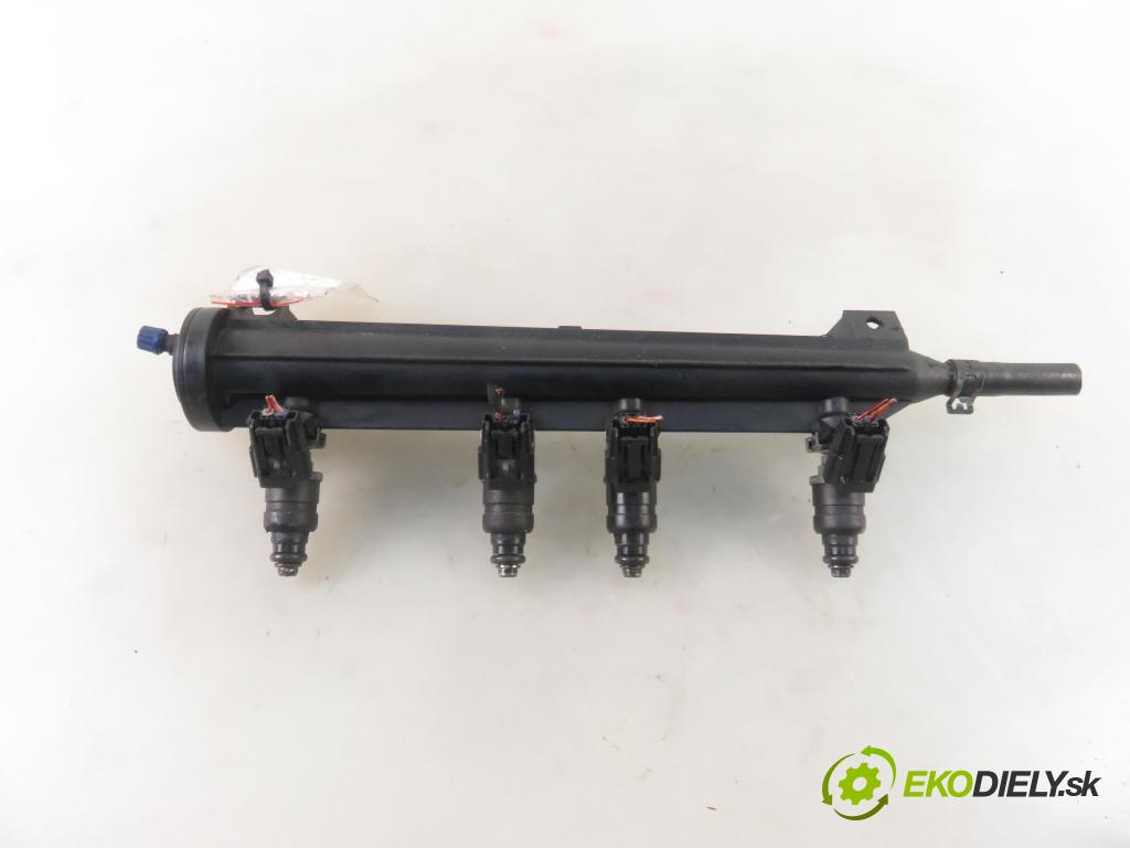 VW GOLF PLUS (5M1, 521) HB 2005 75,00 1.6 - BSF 1595,00 Lišta vstrekovacia 06A133317AS ; 06A906031BT (Vstrekovacie lišty)