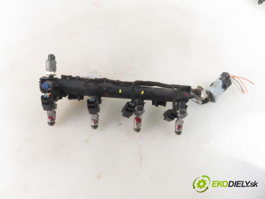 PEUGEOT 207 (WA_, WC_) HB 2006 65,00 1.4 16V - KFU (ET3J4) 1360,00 Lišta vstrekovacia 9652451580 ; IPM012 (Vstrekovacie lišty)