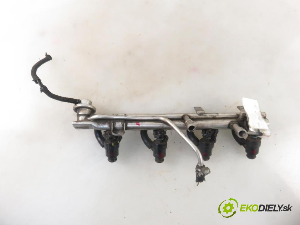 BMW 3 (E46) SEDAN 1999 77,00 316 i 105 - M43 B19 (194E1) 1895,00 Lišta vstrekovacia 1435910 ; D3768FA (Vstrekovacie lišty)