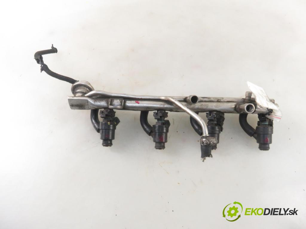 BMW 3 (E46) SEDAN 1999 77,00 316 i 105 - M43 B19 (194E1) 1895,00 Lišta vstrekovacia 1435910 ; D3768FA (Vstrekovacie lišty)