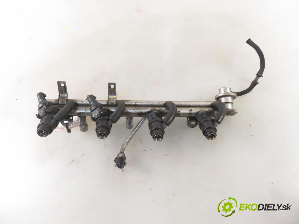 BMW 3 (E46) SEDAN 1999 77,00 316 i 105 - M43 B19 (194E1) 1895,00 Lišta vstrekovacia 1435910 ; D3768FA (Vstrekovacie lišty)