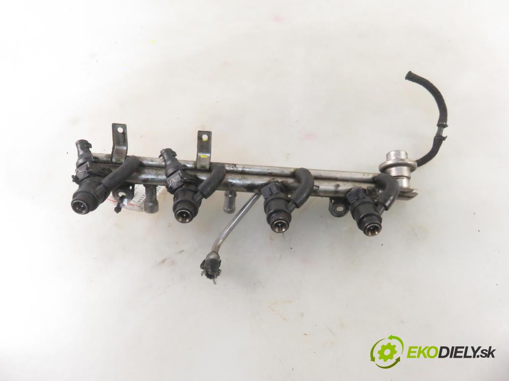 BMW 3 (E46) SEDAN 1999 77,00 316 i 105 - M43 B19 (194E1) 1895,00 Lišta vstrekovacia 1435910 ; D3768FA (Vstrekovacie lišty)