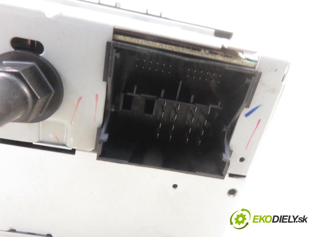FORD FOCUS II Turnier (DA_, FFS, DS) KOMBI 2005 100,00 2.0 TDCi 136 - G6DA 1997,00 RADIO CD 7M5T18C939JD