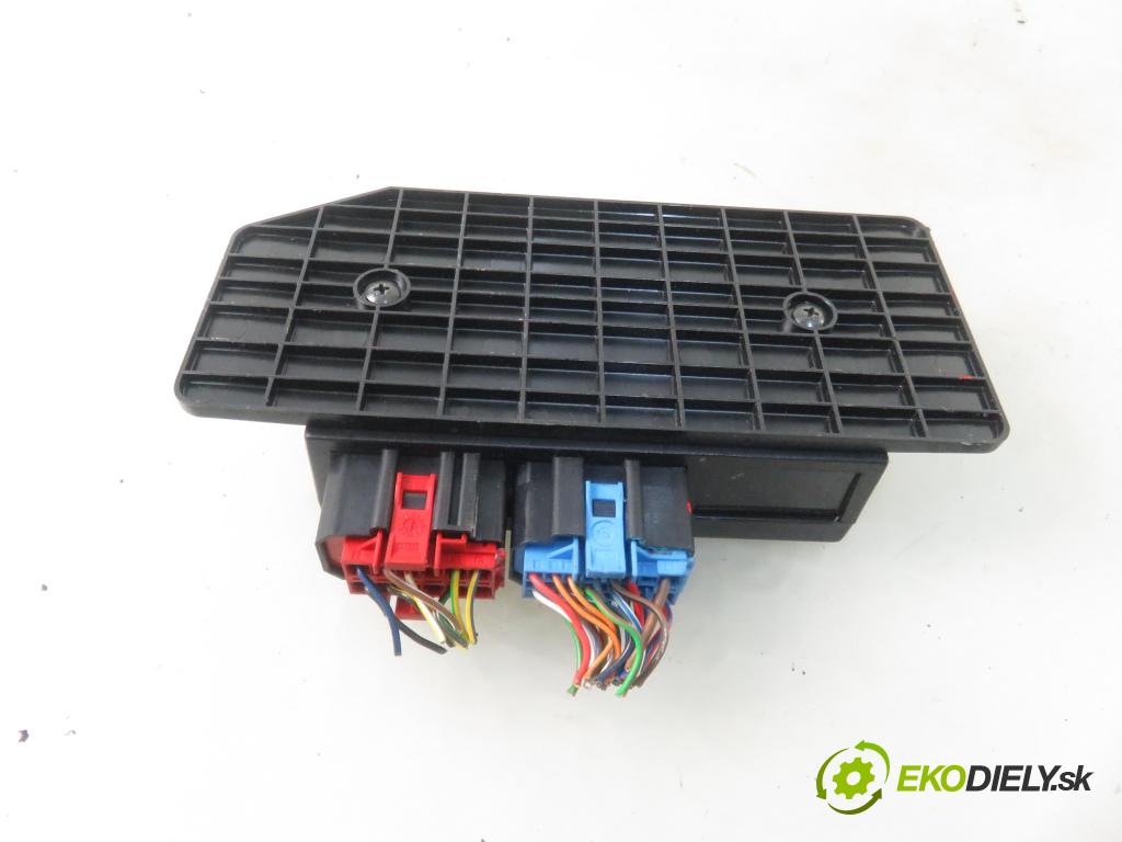 VW PASSAT B5 Variant (3B5) KOMBI 1999 81,00 1.9 TDI 110 - AFN 1896,00 MODUL komfortu 1J0959799R