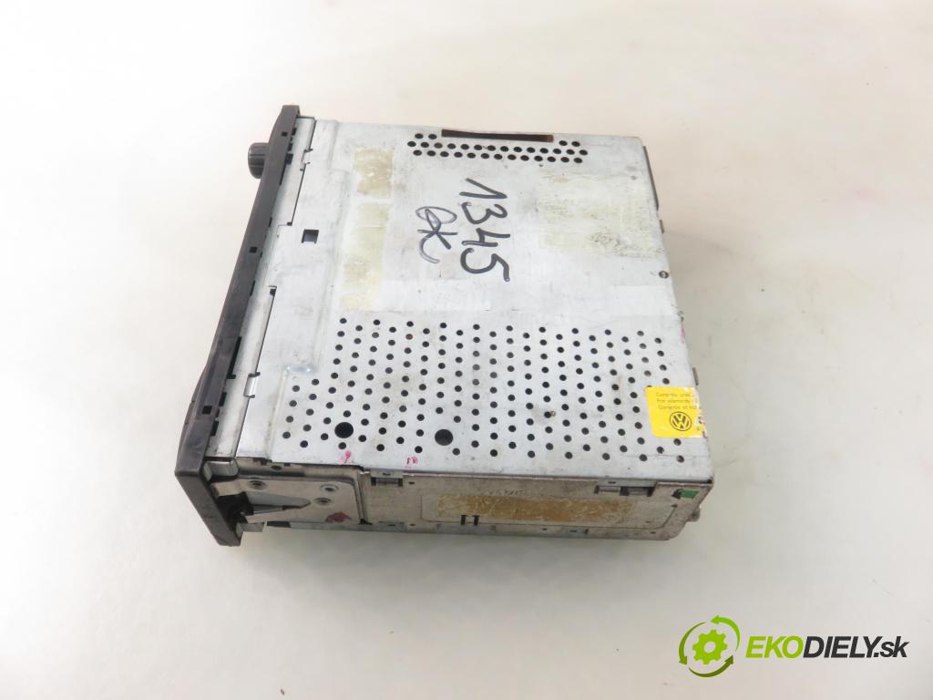VW GOLF III (1H1) HB 1996 55,00 1.6 - AEE 1598,00 RADIO CD Modul