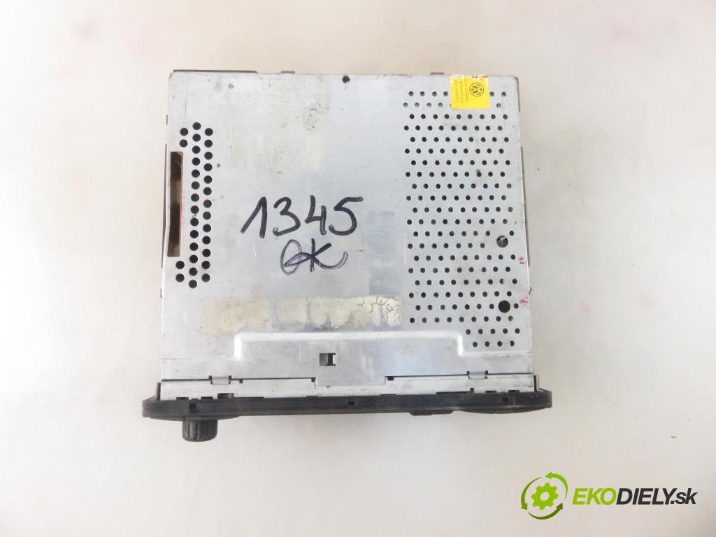 VW GOLF III (1H1) HB 1996 55,00 1.6 - AEE 1598,00 RADIO CD Modul