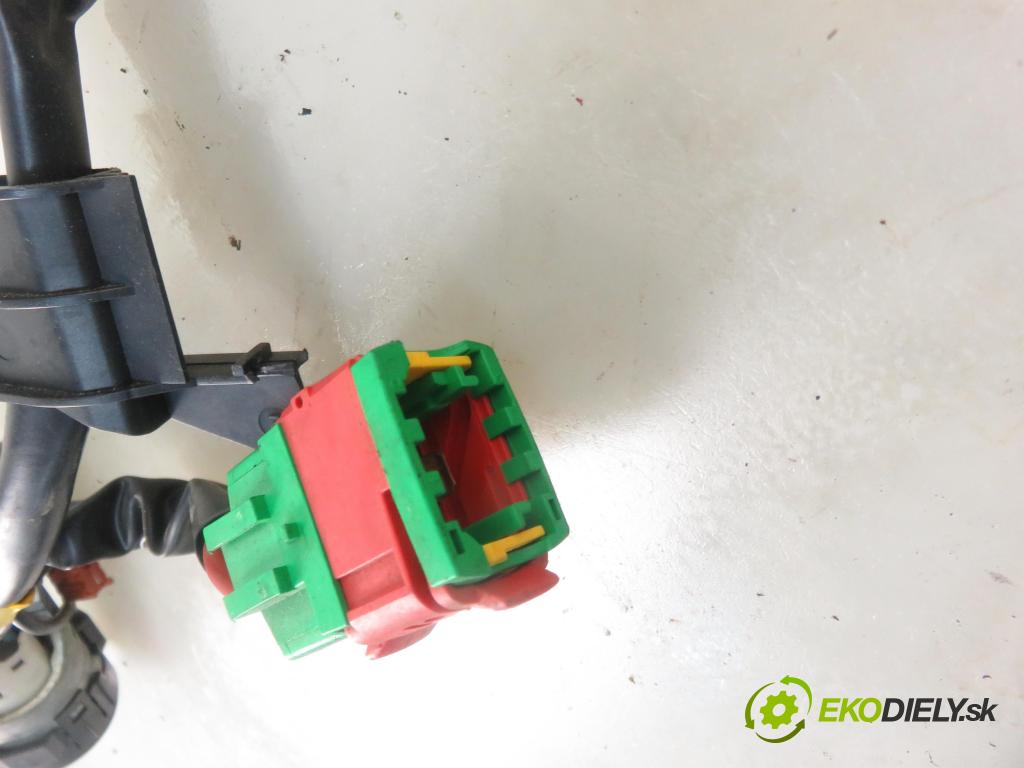 CITROEN C2 (JM_) HB 2001 50,00 1.4 - KFV (TU3JP) 1360,00 spinačka 9632897680 (Spínacie skrinky a kľúče)