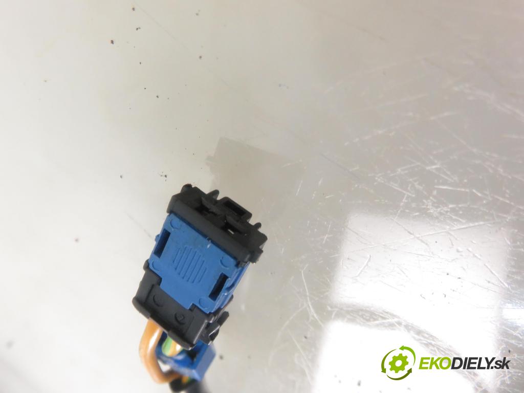 CITROEN C2 (JM_) HB 2001 50,00 1.4 - KFV (TU3JP) 1360,00 spinačka 9632897680 (Spínacie skrinky a kľúče)