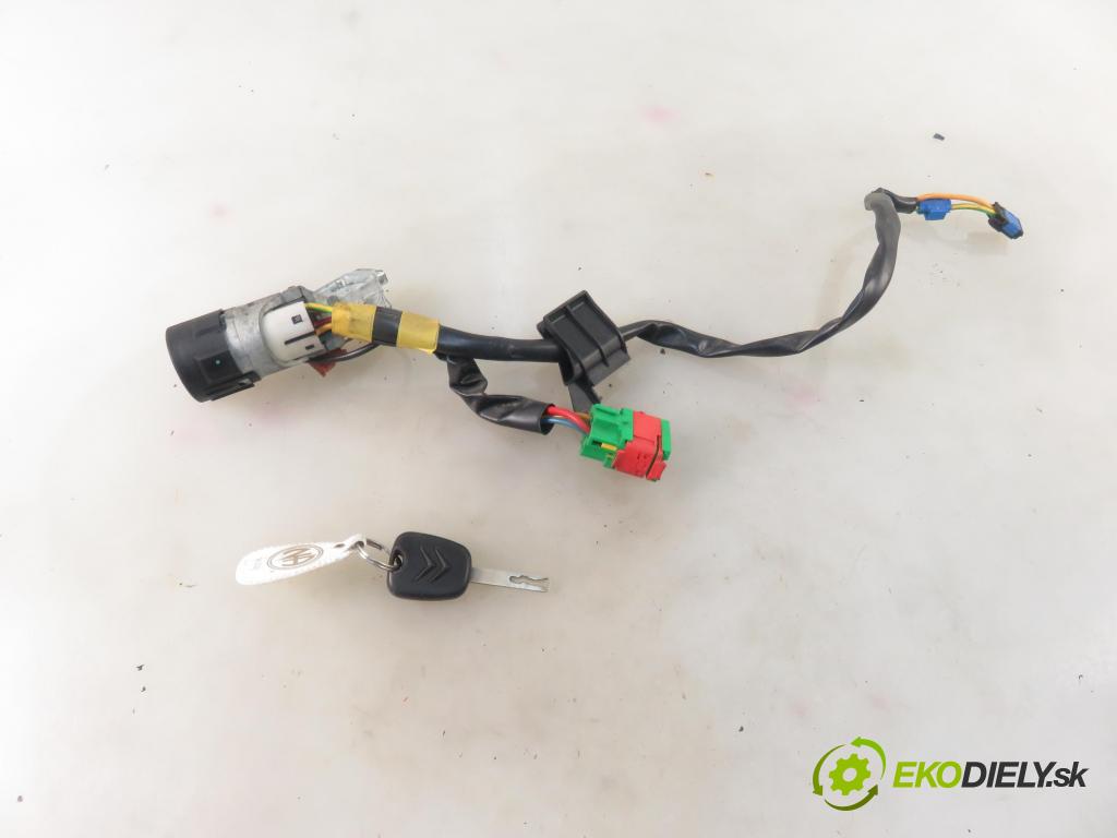 CITROEN C2 (JM_) HB 2001 50,00 1.4 - KFV (TU3JP) 1360,00 spinačka 9632897680 (Spínacie skrinky a kľúče)