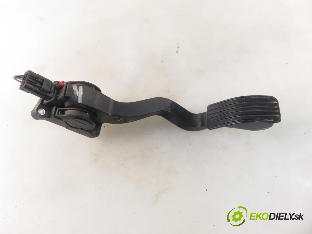 CITROEN C2 (JM_) HB 2001 50,00 1.4 - KFV (TU3JP) 1360,00 Potenciometer plynu 0280752251 ; 9646702180 (Pedále)