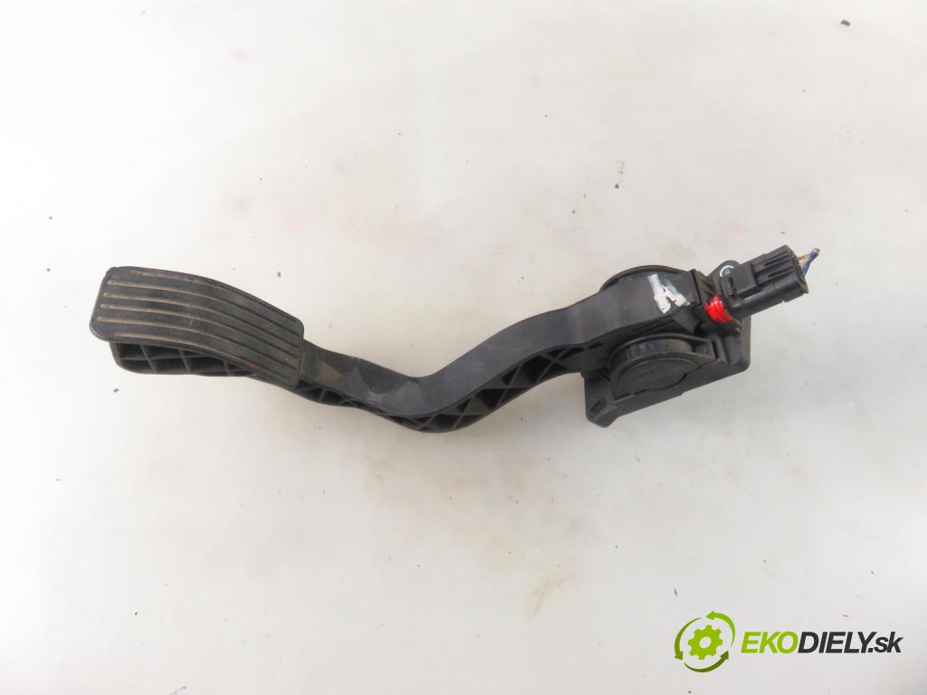 CITROEN C2 (JM_) HB 2001 50,00 1.4 - KFV (TU3JP) 1360,00 Potenciometer plynu 0280752251 ; 9646702180 (Pedále)