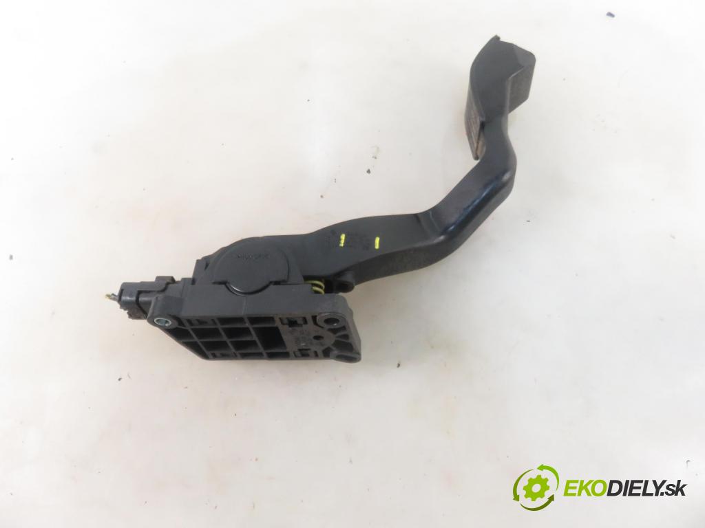 CITROEN C2 (JM_) HB 2001 50,00 1.4 - KFV (TU3JP) 1360,00 Potenciometer plynu 0280752251 ; 9646702180 (Pedále)