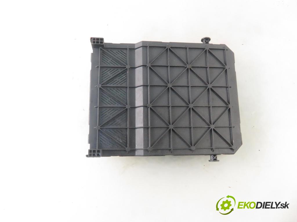 CITROEN C2 (JM_) HB 2001 50,00 1.4 - KFV (TU3JP) 1360,00 MODUL BSI 9650585780 ; S118085200I