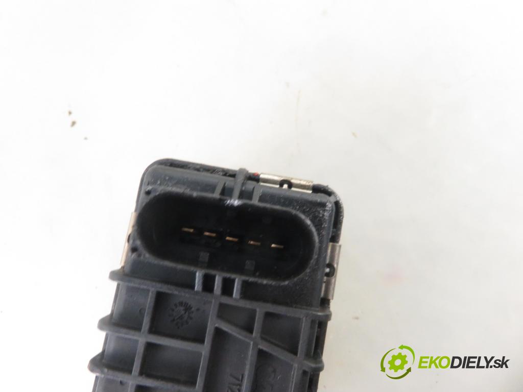 MERCEDES-BENZ KLASA E T-Model (S211) KOMBI 2004 130,00 E 270 T CDI 177 - OM 647.961 2685,00 nastavovač turba 6NW008412712120 (Ostatní)