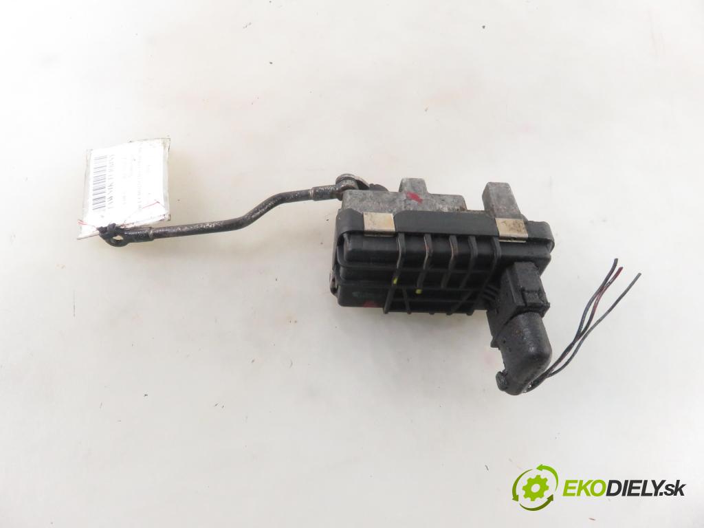 MERCEDES-BENZ KLASA E T-Model (S211) KOMBI 2004 130,00 E 270 T CDI 177 - OM 647.961 2685,00 nastavovač turba 6NW008412712120 (Ostatní)