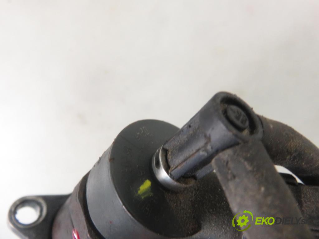 FORD FOCUS II (DA_, HCP) HB 2005 80,00 1.6 TDCi 109 - G8DA 1560,00 vstrekovač 0445110188 (Vstrekovače)