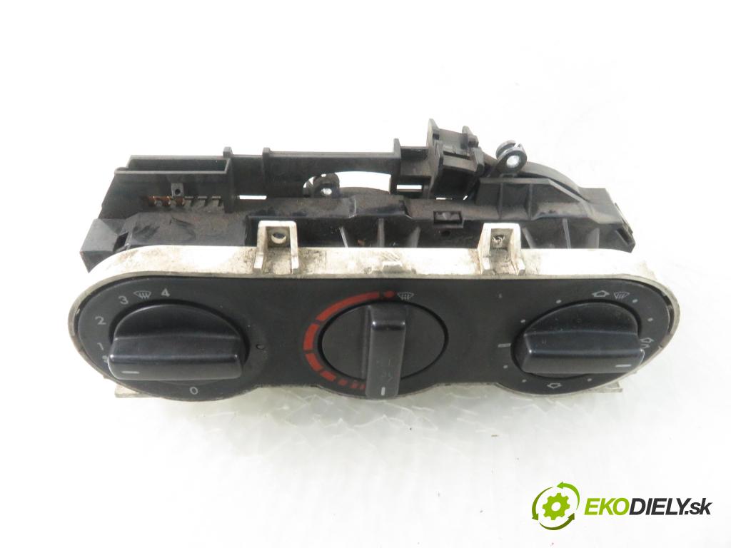 MERCEDES-BENZ VITO Skrzynia (638) FURGON 2000 72,00 110 D 2.3 (638.074, 638.078) - OM 601.970 2299,00 Panel kúrenia 122489581000