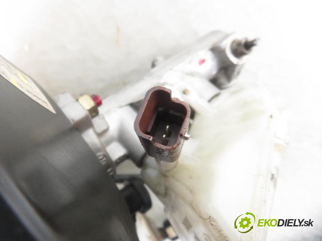 PEUGEOT 307 Break (3E) KOMBI 2002 66,00 2.0 HDI 90 - RHY (DW10TD) 1997,00 Posilovač 9639662180 ; 0204024613 (Servočerpadlá, pumpy riadenia)