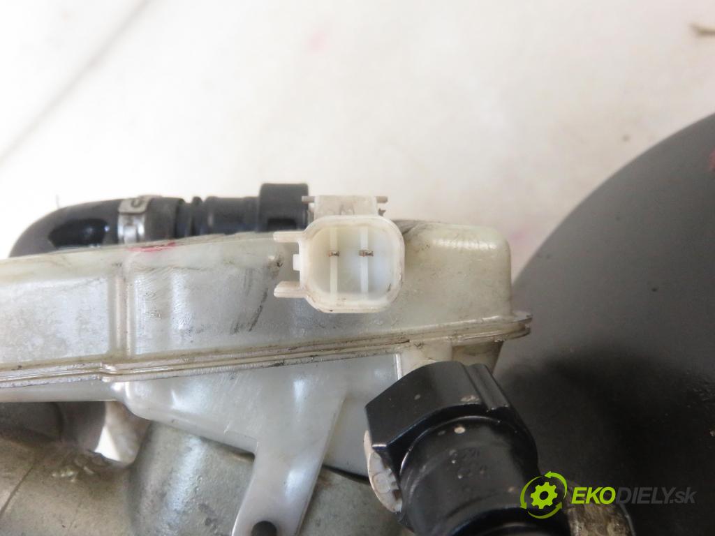 FORD FOCUS II (DA_, HCP) HB 2005 80,00 1.6 TDCi 109 - G8DA 1560,00 Posilovač 3M512B195CF ; 03776281014 (Servočerpadlá, pumpy riadenia)