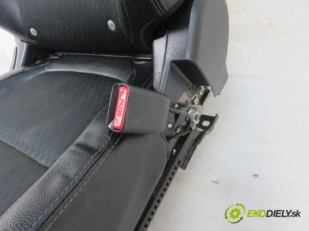 MITSUBISHI OUTLANDER III (GG_W, GF_W, ZJ) SUV 2014 60,00 2.0 Hybrid 4WD (GG2W) - Y61 0,00 Sedadlo CESTUJÚCI/PP